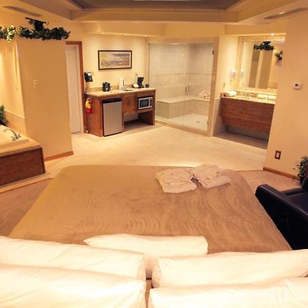 Sybaris Pool Suites - Индианаполис Номер фото