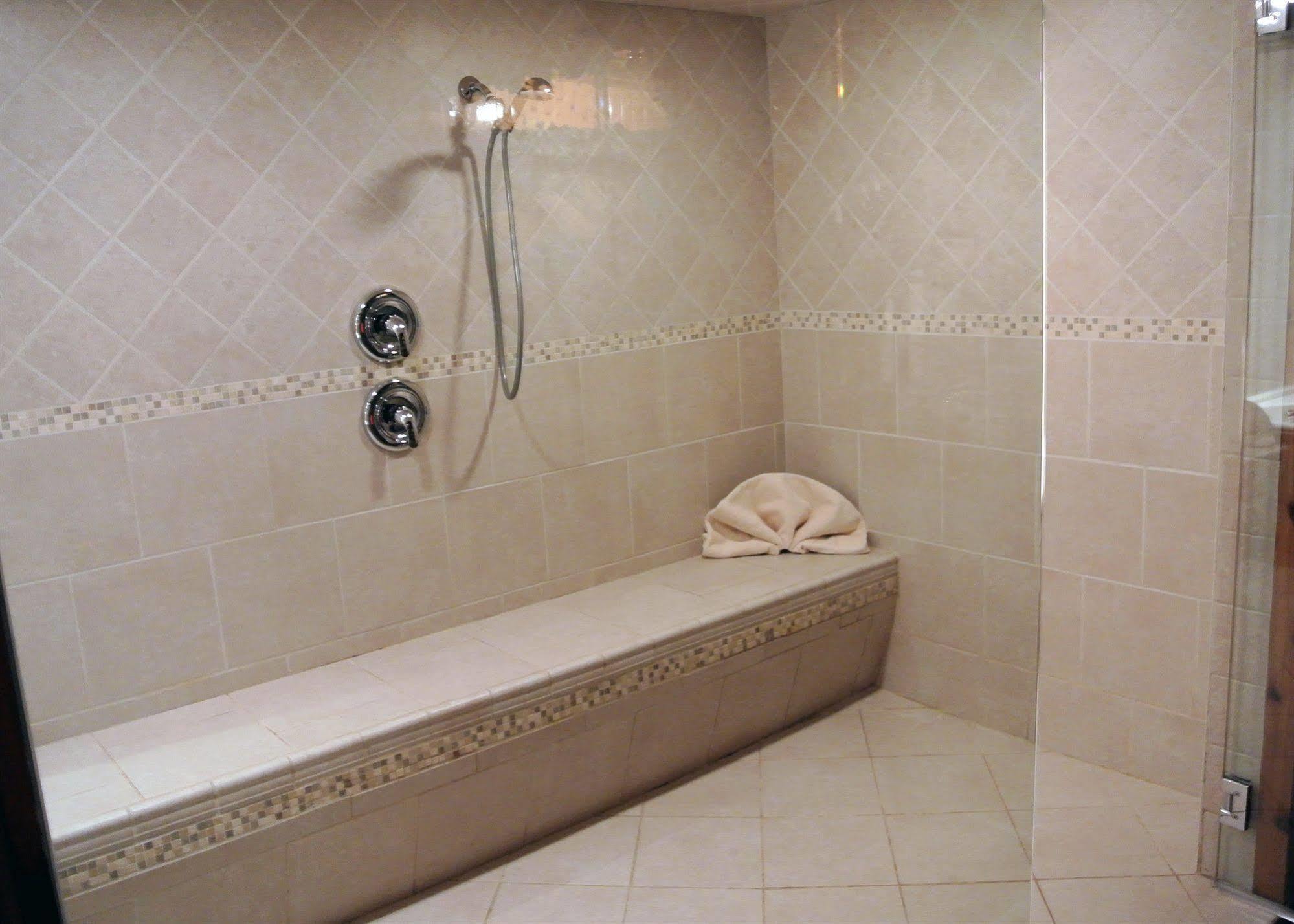 Sybaris Pool Suites - Индианаполис Экстерьер фото